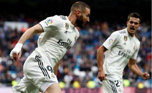 皇马狂胜尤文，本泽马梅开二度