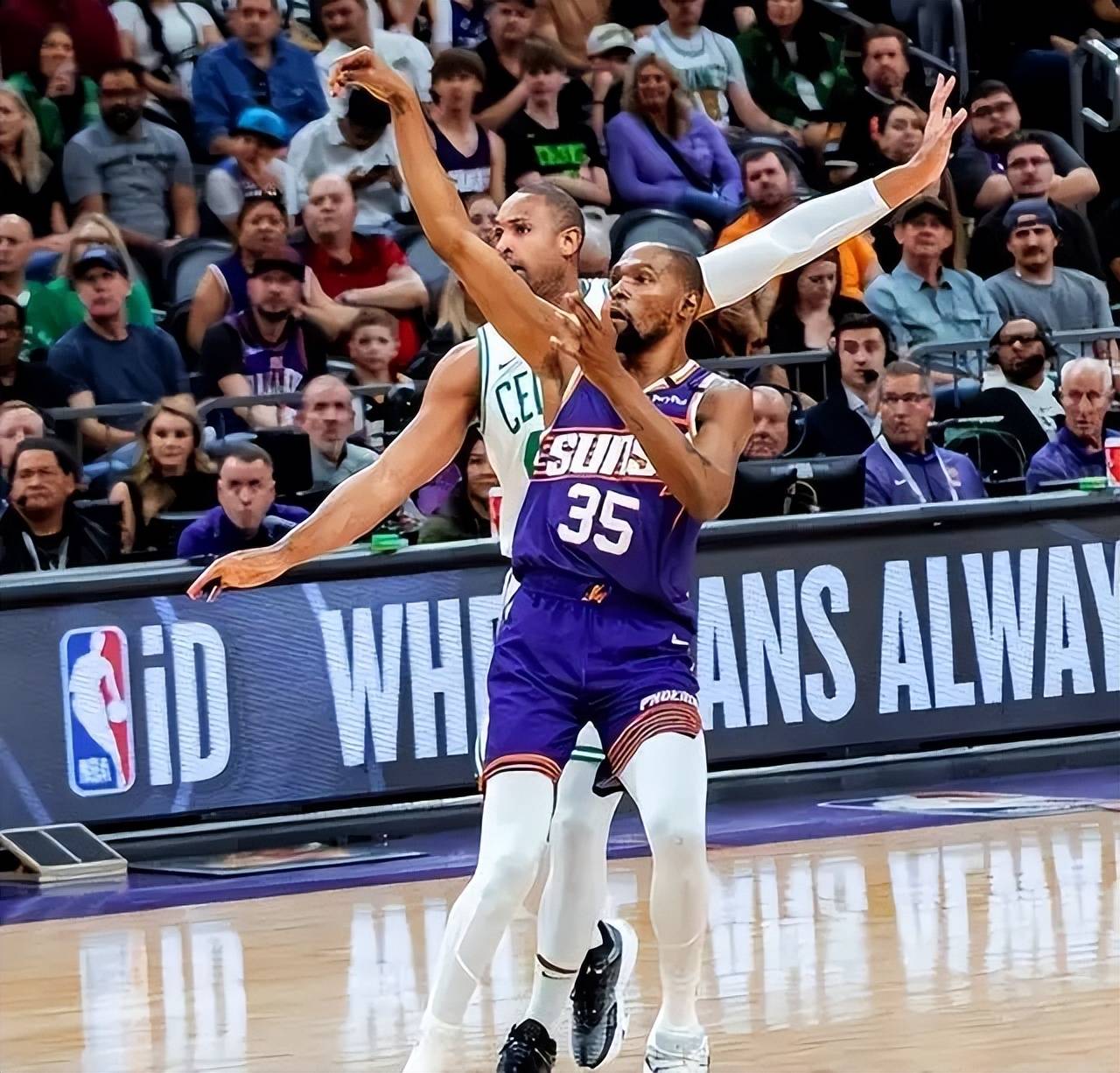 绿衫军逆转篮网，赢得总决赛关键的第七场比赛