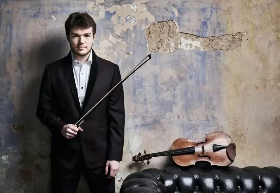 包含加拿大青年篮球才俊参加全球篮球选拔荣获殊荣的词条